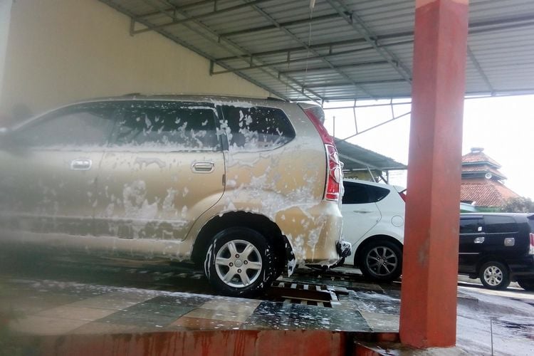 Cuci Mobil Berkilau, Hati Tenang di Cilacap: Rahasia Rehsy Car Wash